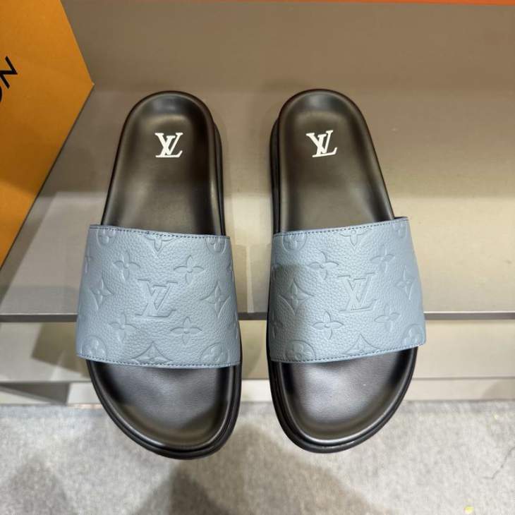 Picture of Louis Vuitton Slippers _SKULVsz38-45mnq0216689
